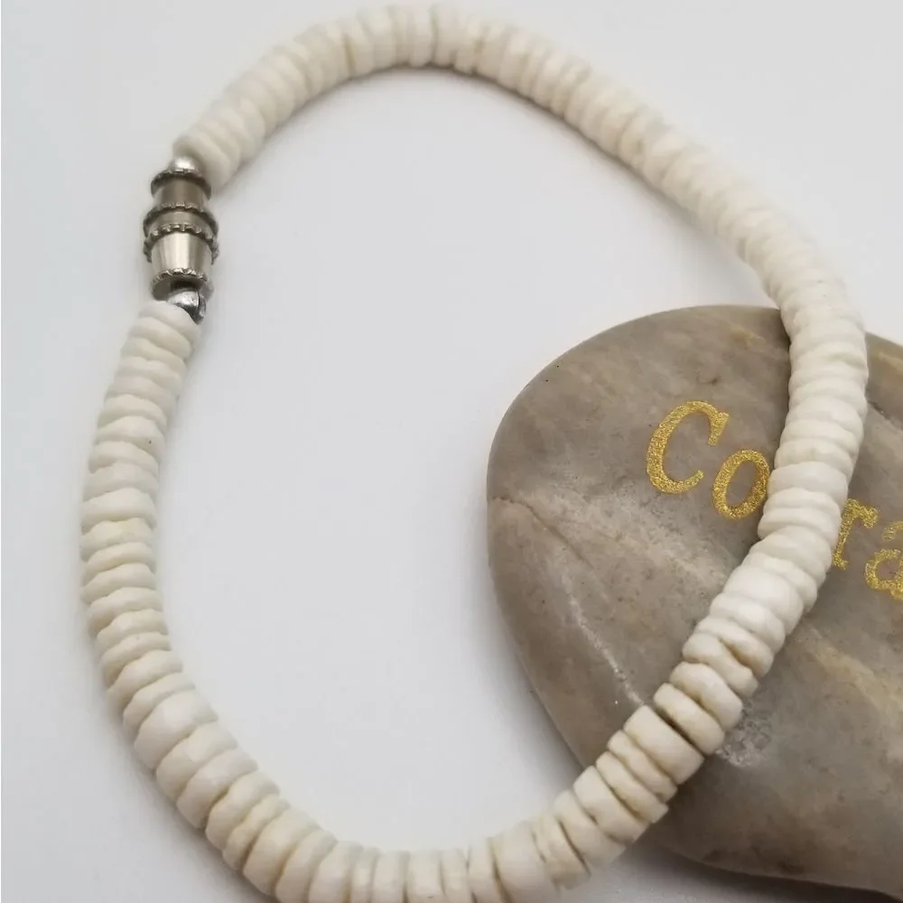 Beachy boho puka shell bracelet trending 🤩 H